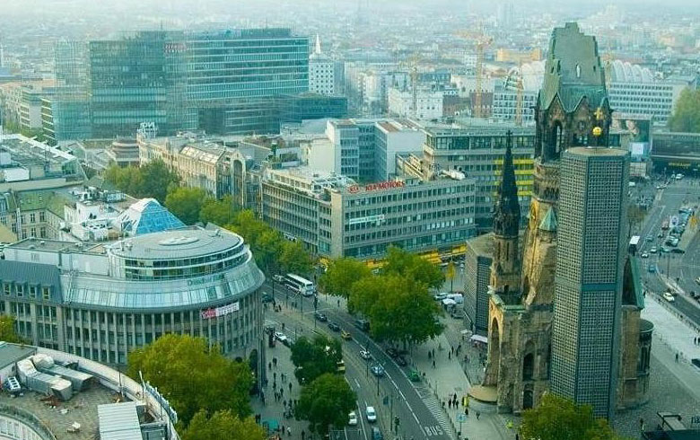 دولة أوروبية غنية تريد 400 ألف مهاجر بالعام.. وقانون “مُرحب”