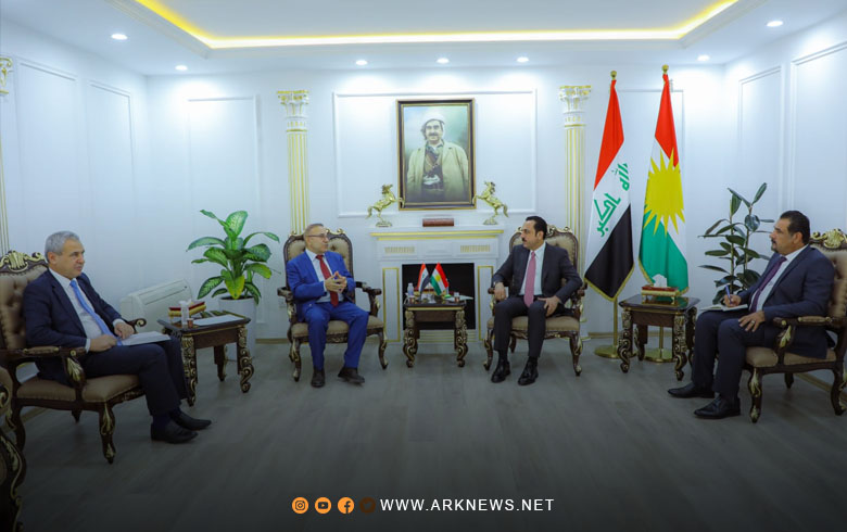 A delegation from the Kurdish National Council meets with the Governor of Erbil