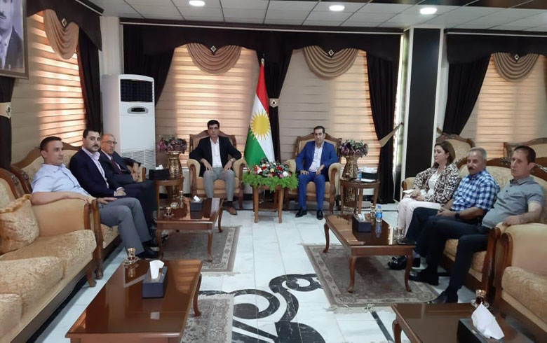 A delegation from the National Council representative meets the management of Pish Khabour crossing