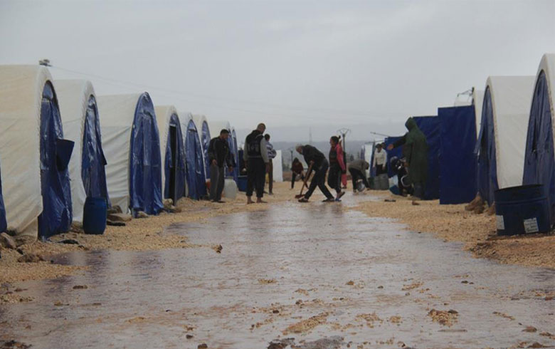  مسلحو ال ب ي د یمنعون نازحي عفرین من العودة إلى قراهم