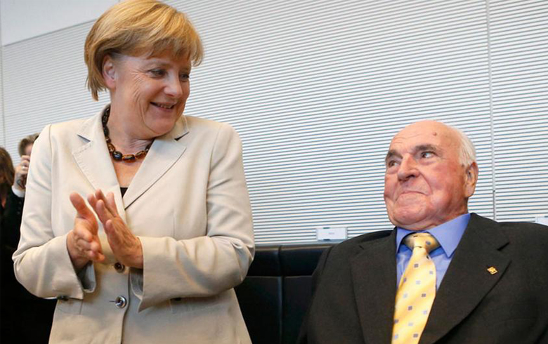 ميركل وزيهوفر يعلنان التوصل إلى اتفاق بشأن اللجوء