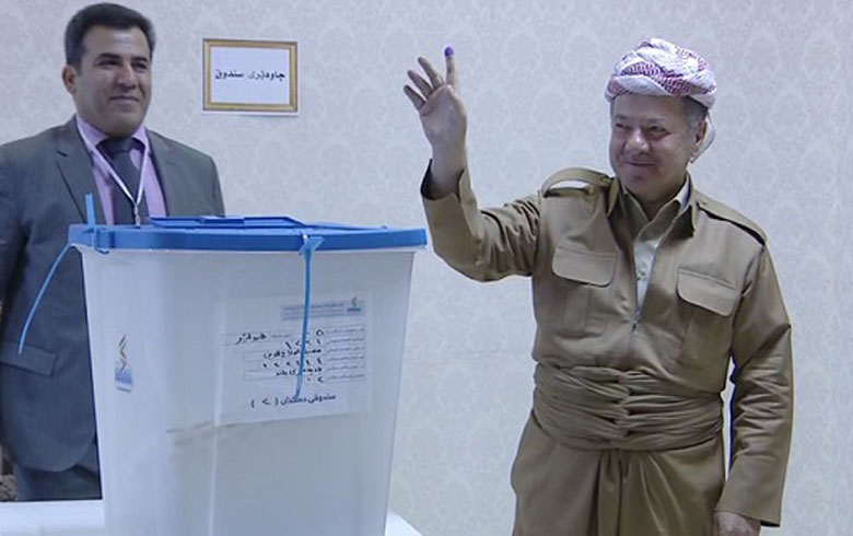 الرئيس بارزاني يدلي بصوته ويتمنى النجاح للجميع