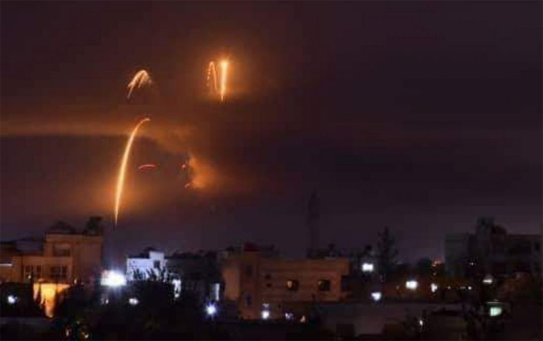انفجارات عنيفة تهز مطار المزة العسكري