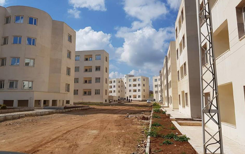 Kobanî: Şuqeyên ku ji bo malbatên şehîdan çêkiribûn difroşin û bi kirê didin