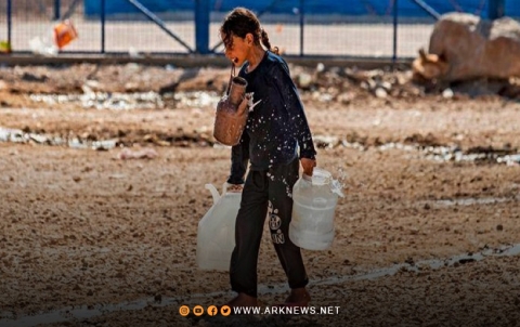 أزمة المياه تعصف بنحو 1000 مخيمٍ في شمال غربي سوريا أزمة المياه تعصف بنحو 1000 مخيمٍ في شمال غربي سوريا