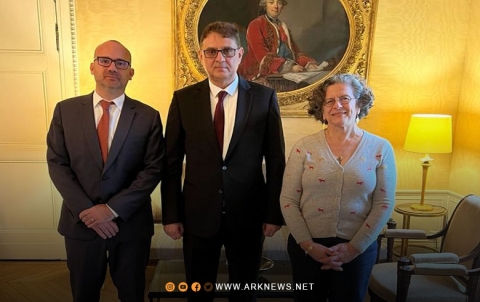 The head of the negotiating body and the French envoy discuss developments in the political process in Syria