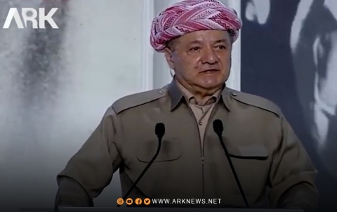 الرئيس بارزاني یكشف عن سبب ارتداء البارزانيين للجمدانة الحمراء الرئيس بارزاني یكشف عن سبب ارتداء البارزانيين للجمدانة الحمراء