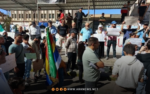 مجددا.. محتجون في السويداء يطالبون بحق تقرير المصير 