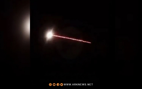 التحالف الدولي يطلق قنابل مضيئة في سماء قاعدة قسرك بريف الحسكة 