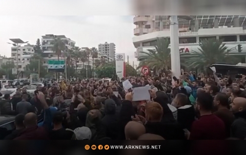 الساحل السوري يشهد مظاهرات مطالبة باللامركزية