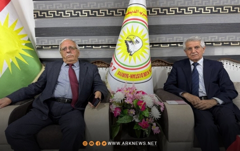 سكرتير الديمقراطي الكوردستاني-سوريا يستقبل وفدا من اليسار الكوردي في سوريا