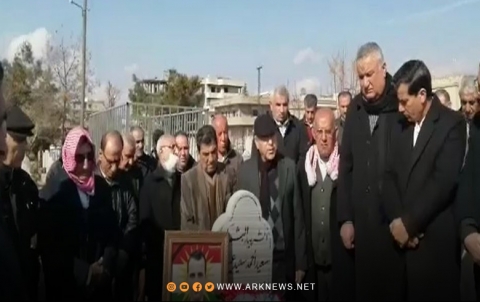 وفد مشترك من الـENKS والـPDK-S يزور ضريح الشهيد البيشمركة سعيد عيني وفد مشترك من الـENKS والـPDK-S يزور ضريح الشهيد البيشمركة سعيد عيني