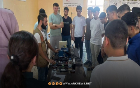 بارزاني الخيرية تفتتح دورة لصيانة الموبايل في مخيم دارشكرن بارزاني الخيرية تفتتح دورة لصيانة الموبايل في مخيم دارشكرن