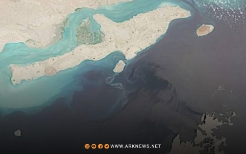 صور أقمار صناعية تظهر وجود عدة بقع نفظية كبيرة في مضيق هرمز 