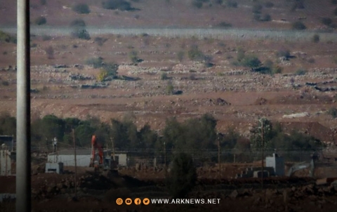 قوة إسرائيلية تجرف أراضي زراعية بمنطقة في ريف القنيطرة قوة إسرائيلية تجرف أراضي زراعية بمنطقة في ريف القنيطرة