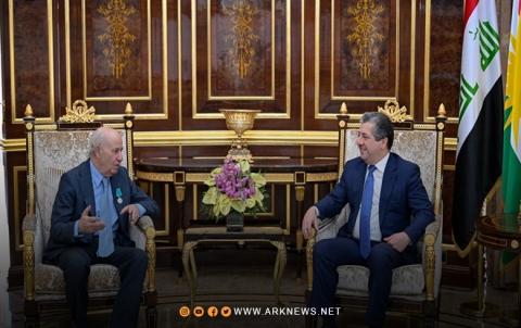 مسرور بارزاني يهنئ البروفيسور رشاد ميران بمناسبة نيله 