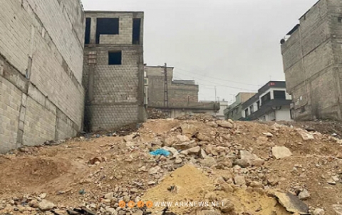 العثور على جثة طفلة سورية مرمية في أرض فارغة 