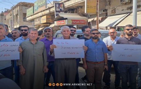 إدارة PYD تغلق المحلات التجارية والناشطون: مستمرون في احتجاجاتنا السلمية