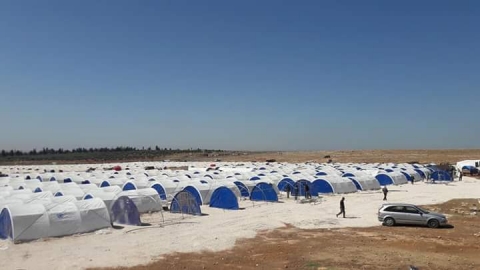 Hin malbatên derbider vedgerin Efrînê .