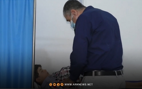 مبادرة إنسانية... الدكتور أحمد ملك يعالج المرضى بالمجان في مخيم دارشكران مبادرة إنسانية... الدكتور أحمد ملك يعالج المرضى بالمجان في مخيم دارشكران