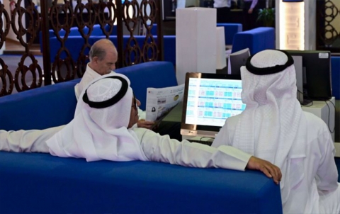 إيكونوميست: عصر النفط يقترب من نهايته والعالم العربي مطالب بالتكيف مع الواقع الجديد وإلا