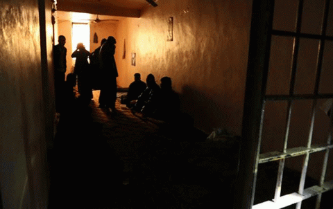Human Rights Watch: A de facto authority arbitrarily detain its opponents