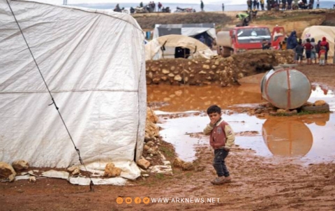 الخوذ البيضاء: مئات المخيمات تعاني من نقص كبير في خطوط الصرف الصحي الخوذ البيضاء: مئات المخيمات تعاني من نقص كبير في خطوط الصرف الصحي
