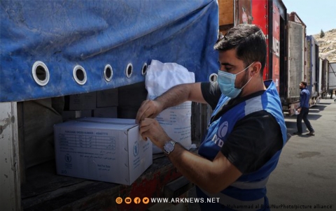 أكثر من 40 شاحنة مساعدات دخلت شمال غربي سوريا خلال الشهر الماضي 