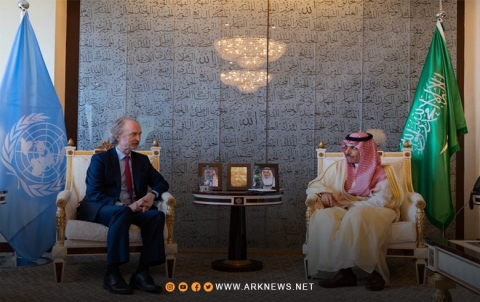 فيصل بن فرحان يبحث الملف السوري مع بيدرسون