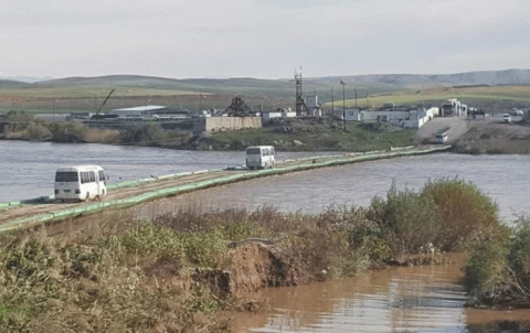The Peshkhabur crossing decides to transfer passengers from the Kurdistan Region to Kurdistan of Syria by buses The Peshkhabur crossing decides to transfer passengers from the Kurdistan Region to Kurdistan of Syria by buses