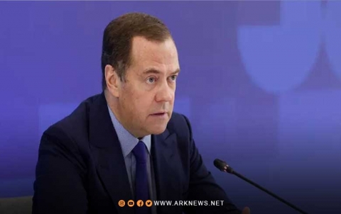 مدفيديف: العالم على شفا حرب عالمية ثالثة أو كارثة نووية لكن روسيا ستبذل قصارى جهدها لمنعها