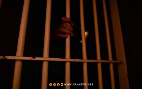 الجرب والأمراض المزمنة والديدان تنهش أجساد السوريين في السجون اللبنانية 