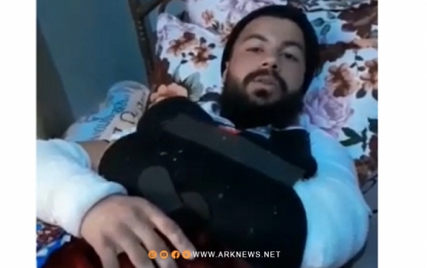 شاب سوري يبكي من ألم التعذيب الذي تعرض له على يد الجندرما التركية