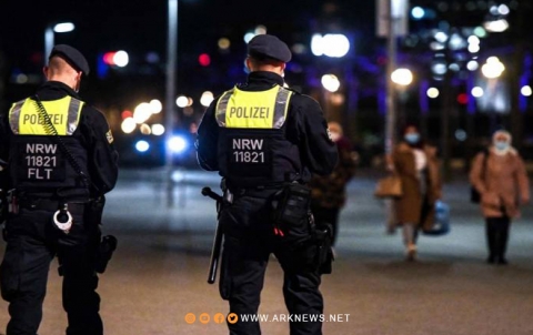 ألمانيا.. ضبط شاحنة تقل 8 لاجئين سوريين نصفهم أطفال ألمانيا.. ضبط شاحنة تقل 8 لاجئين سوريين نصفهم أطفال