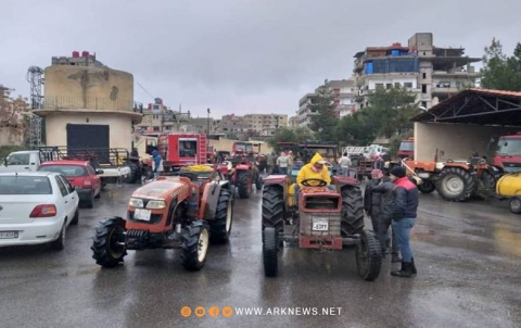 السويداء.. أصحاب الجرارات الزراعية دون مخصصات وقود ويهددون بالتصعيد السويداء.. أصحاب الجرارات الزراعية دون مخصصات وقود ويهددون بالتصعيد