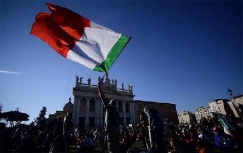 Italy... Demonstrators under the slogan 