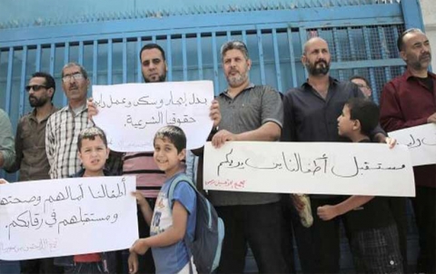 لاجئون سوريون في فلسطين يطالبون وكالة “أونروا” بتقديم المساعدة