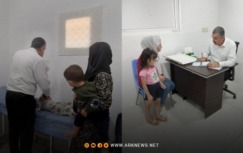 د. أحمد ملك يعاين 70 طفلاً في مخيم قوشتبة بالمجان 