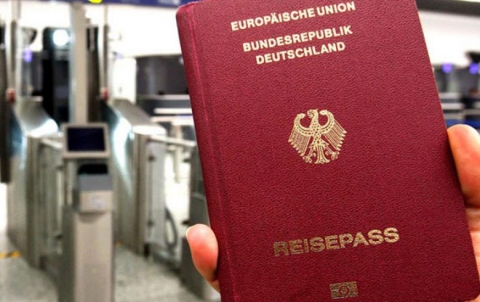 سالا بۆري 2479 په‌نابه‌رێن سووريێ ره‌گه‌زنامه‌يا ئه‌لماني وه‌رگرتنه‌