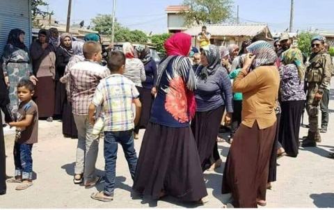 Efrîn.. Xwepêşandan li dijî kiryarên girûpên çekdar li Cindirêsê