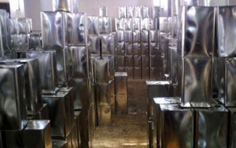 Afrin: Contents of the containers’ plant were completely looted by an armed group Afrin: Contents of the containers’ plant were completely looted by an armed group