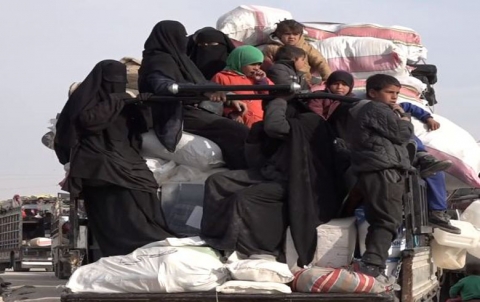 بكفالة العشائر...خروج  مجموعة من العوائل من مخيم الهول