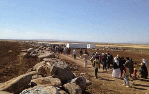 PYD disperses a demonstration of Yezidi refugees in Derik camp 