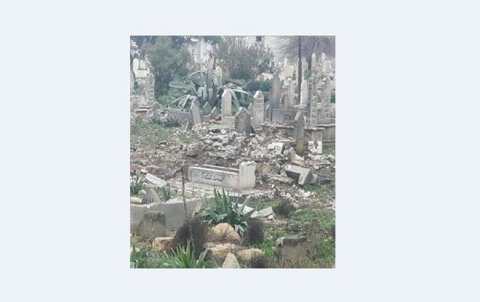 Afrin... Elements of armed groups sabotage and dig up Kurdish graves and steal marble as rabbles do 