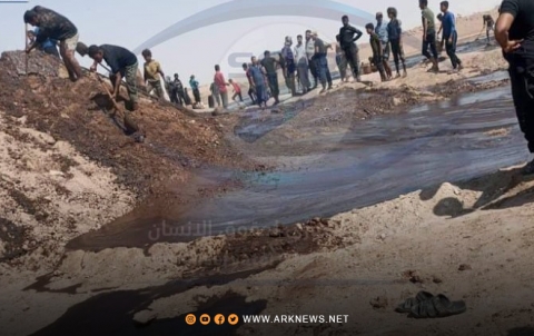 بطاقة إنتاجية 2000 برميل من النفط الخام... الأهالي يستولون على بئر نفطي في دير الزور بطاقة إنتاجية 2000 برميل من النفط الخام... الأهالي يستولون على بئر نفطي في دير الزور