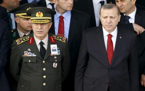 إنشاء المنطقة الآمنة يدفع اردوغان الى توسيع صلاحيات خلوصي آكار وزير الدفاع التركي