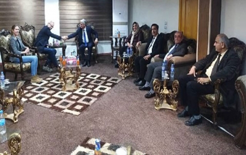 السفير الأمريكي يؤكد على ضرورة عودة نازحي عفرين وسري كانيه و كري سبي إلى ديارهم 