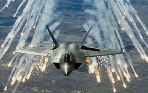 التحالف الدولي يكشف عن عدد المدنيين الذين قضوا إثر غاراته في العراق وسوريا والمنظمات ترد