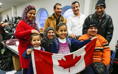 Kenede hewla pêşwazîkirina bêtir ji melyon penaberî dike