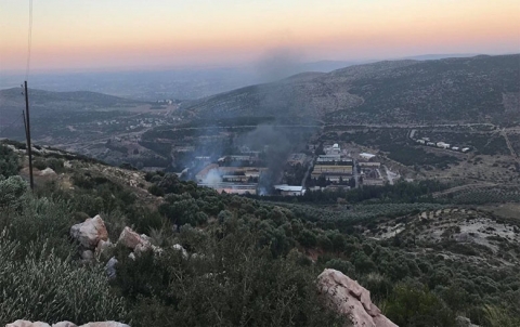 Balafirên Israîlê êrîşeke asmanî li ser baregehekê li parêzgeha Hemayê yê Sûriyê encam da .